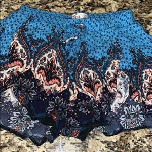 patterned hollister shorts